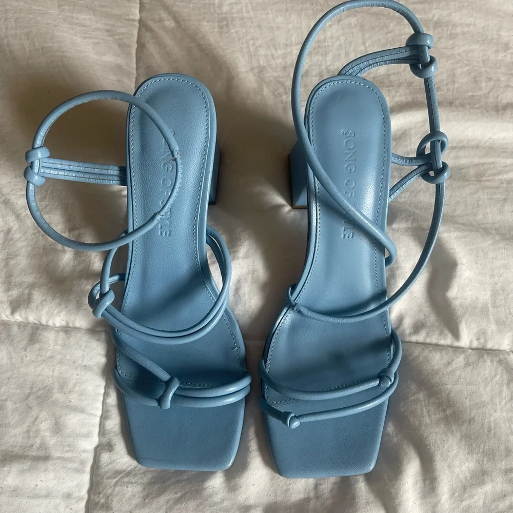 Song Of Style Noelle Heels in Blue - Picture 2 of 6